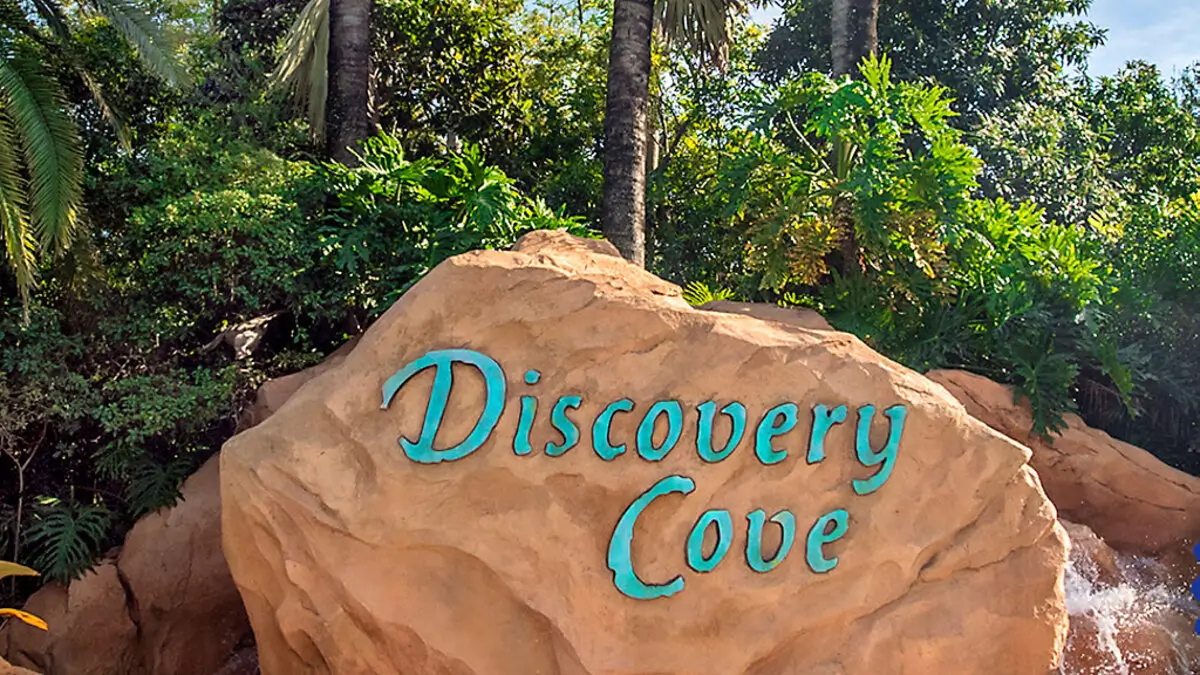Is Discovery Cove a Hotel