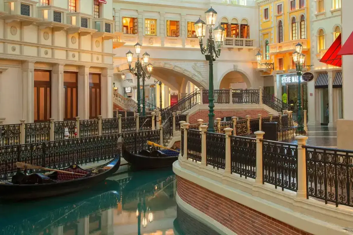What Hotel in Las Vegas Has the Gondola Ride