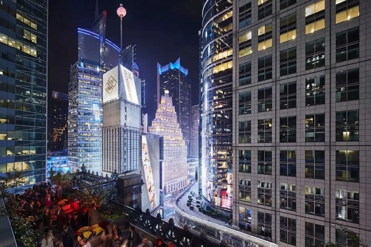 What Hotels Can You See the Ball Drop in NYC